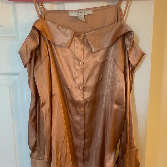 Silk shoulder top - Picture 3 of 3